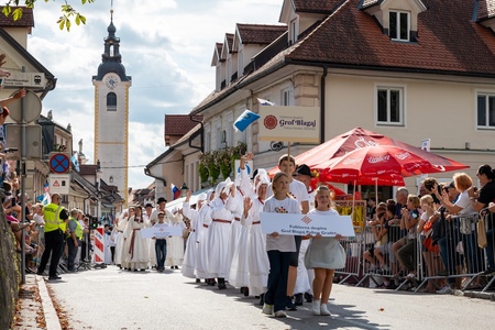 52. Dnevi narodnih noš_povorka (24)